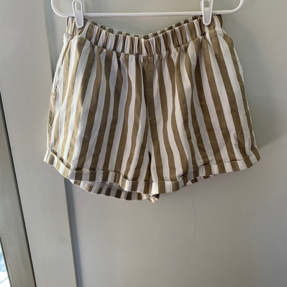 White and khaki jean shorts